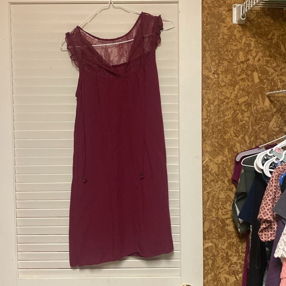 Woman’s dress - Picture 2 of 2